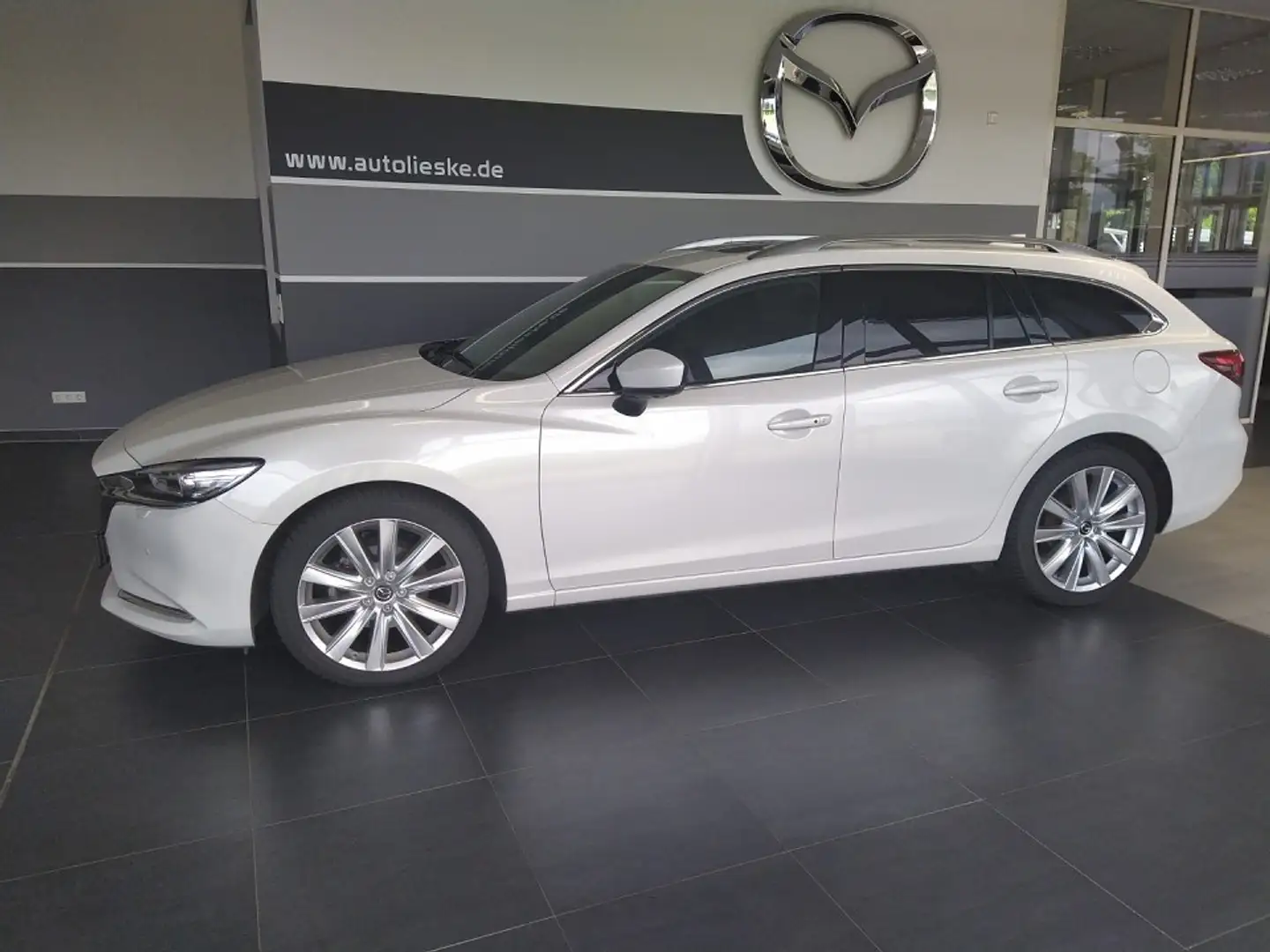 Mazda 6 2023 5WGN 2.5L SKYACTIV G 194ps 6AT FWD TAKUMI SU Wit - 2