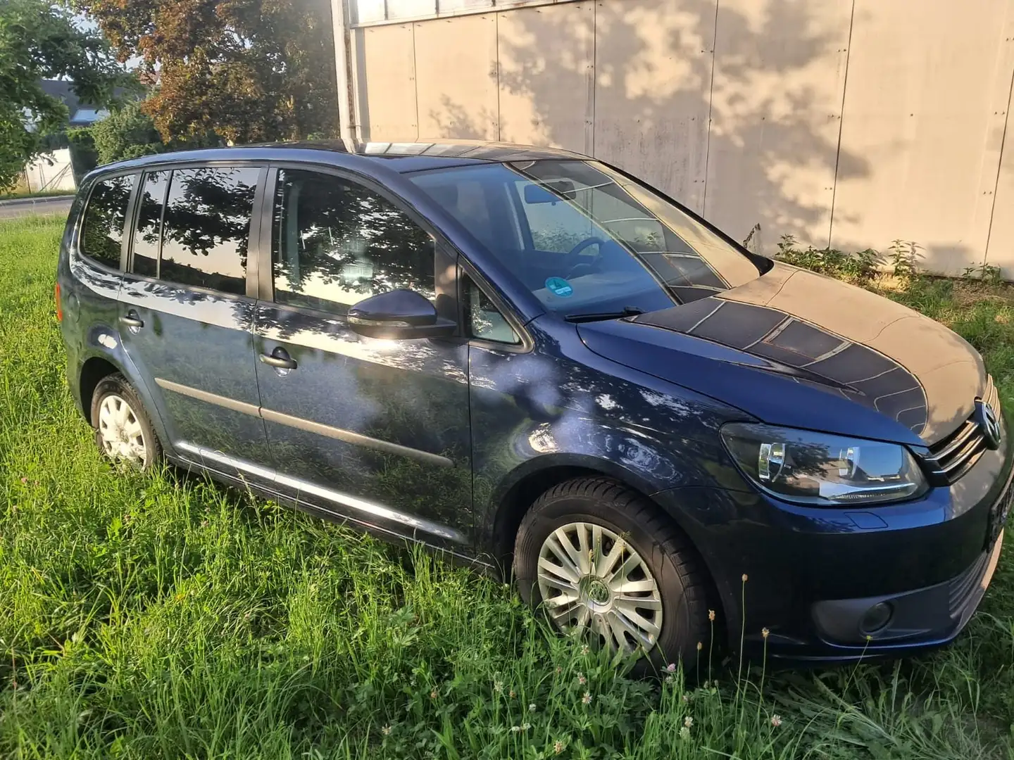 Volkswagen Touran 1.6 TDI DPF Trendline Blau - 2