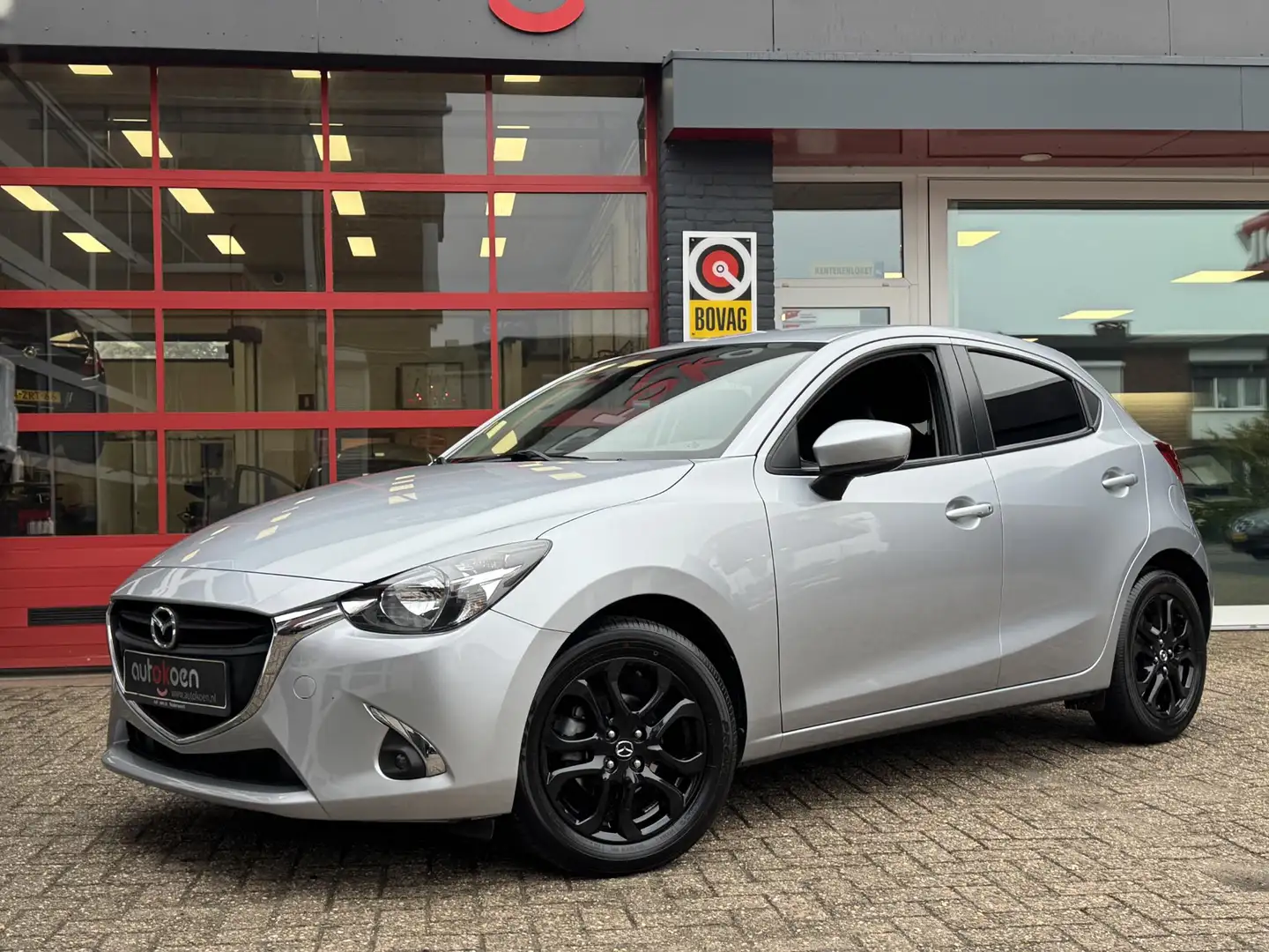 Mazda 2 1.5 Skyactiv-G GT-M *CAMERA/CRUISE/APPLE CARPLAY* Grijs - 2