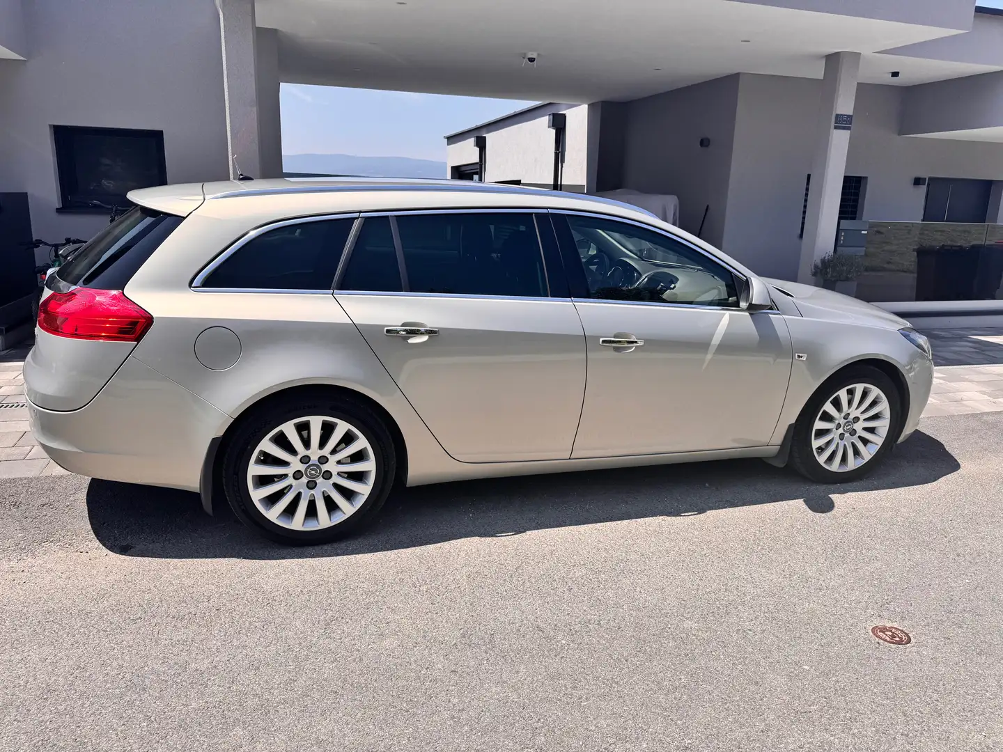 Opel Insignia Insignia ST 2,0 Cosmo CDTI DPF Cosmo Grau - 1