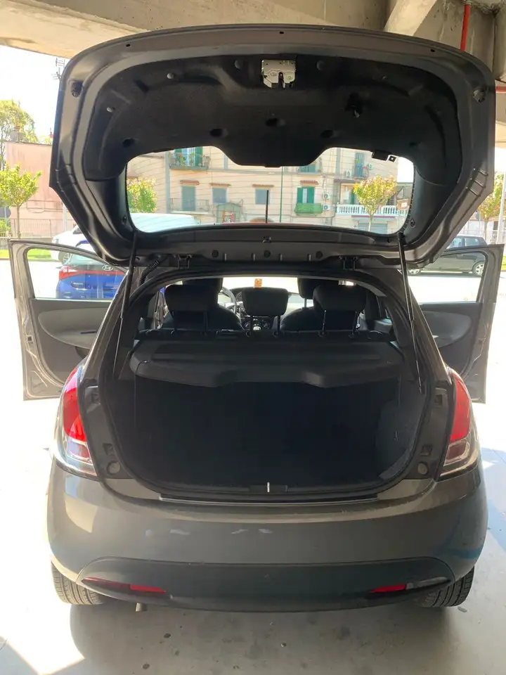 Lancia Ypsilon 2022