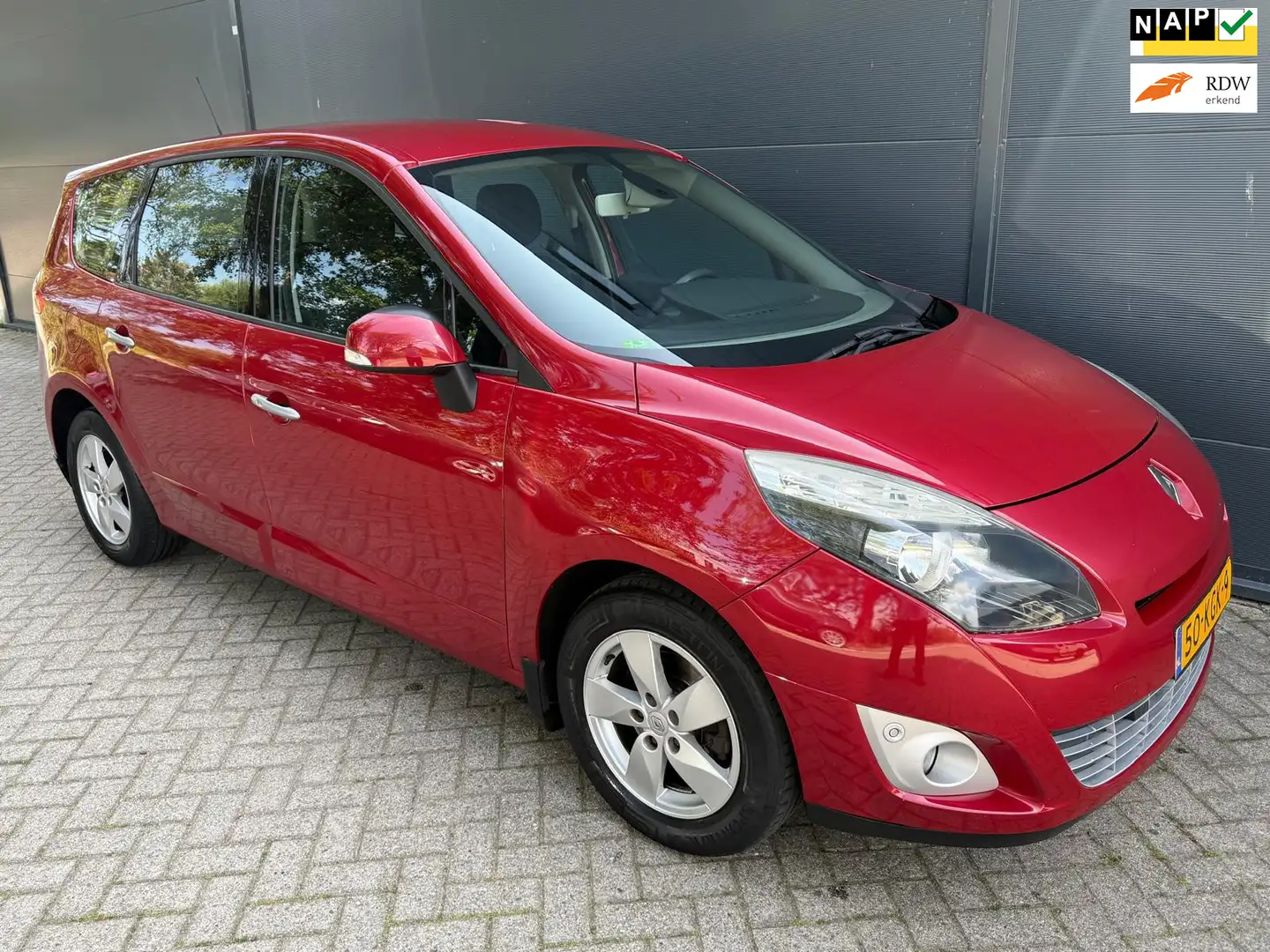 Renault Grand Scenic 2.0 /Automaat/Airco/cruise/voor en achter park sen Rot - 1