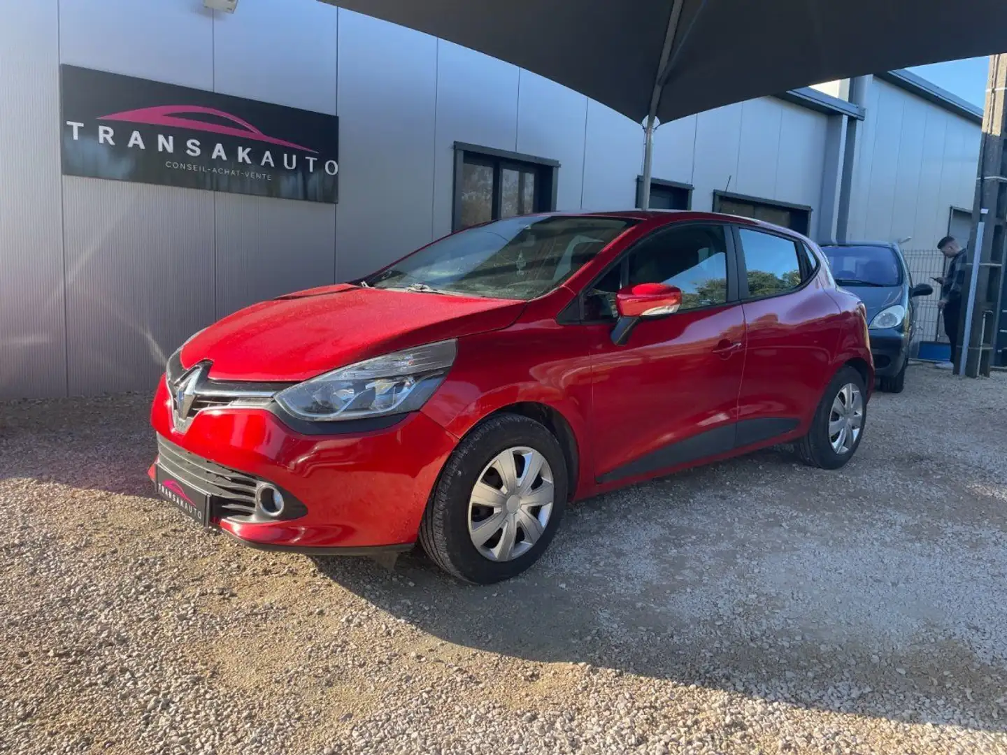 Renault Clio IV SOCIETE 1.5 DCI 90ch Energy Eco2 Air 90G Rouge - 1