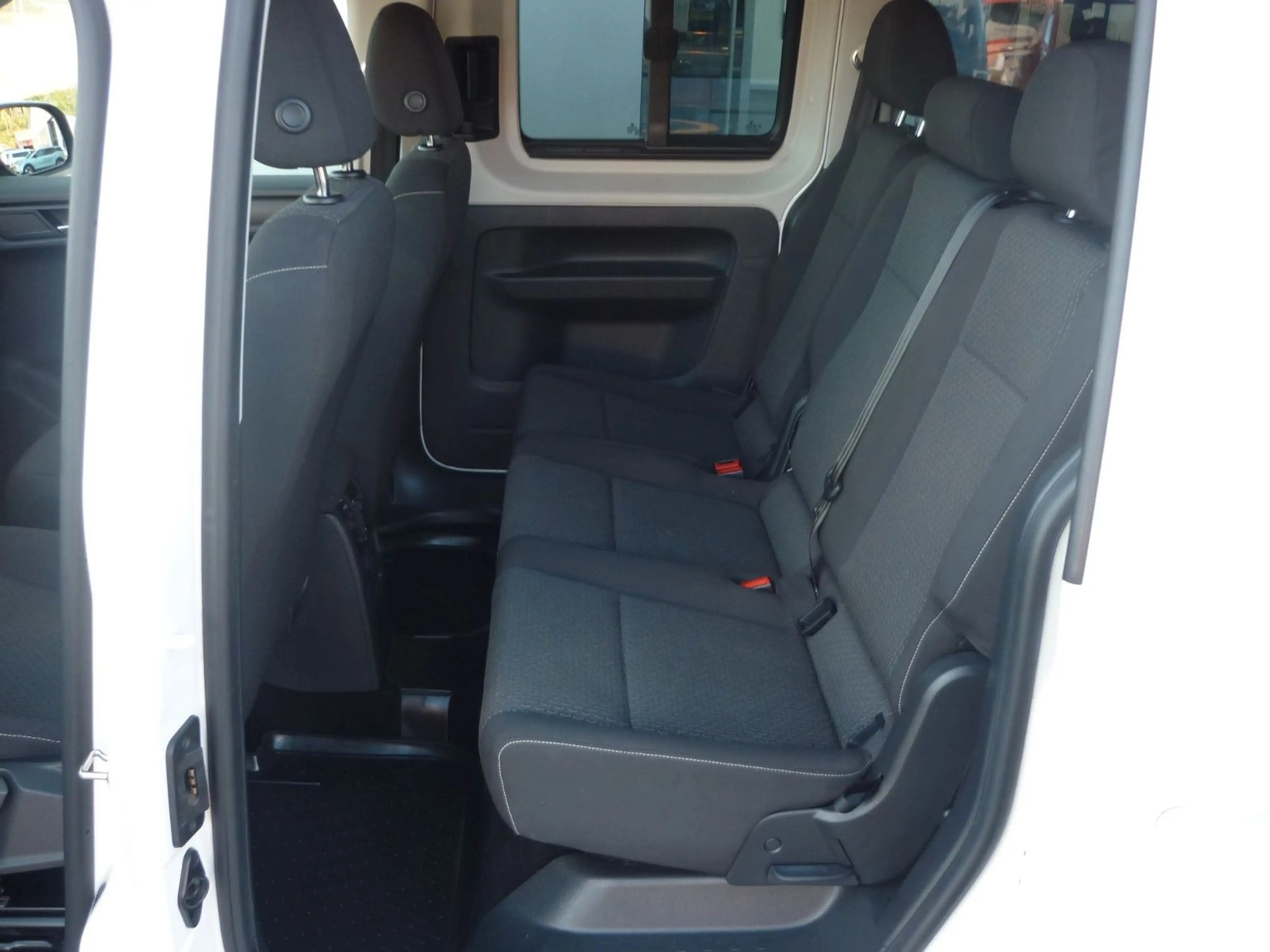 Volkswagen Caddy PKW Maxi Trendline BMT — photo 7