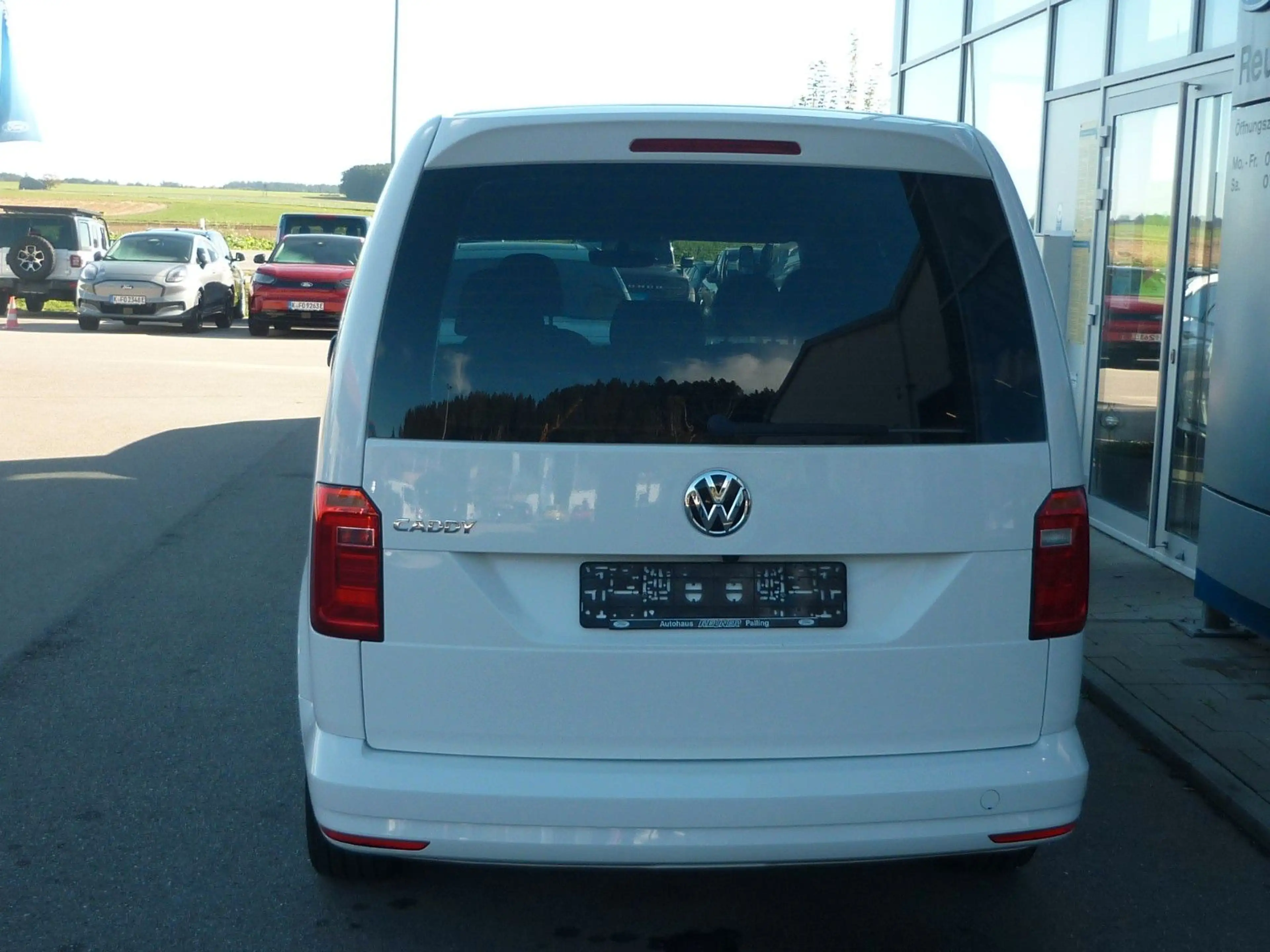 Volkswagen Caddy PKW Maxi Trendline BMT — photo 11