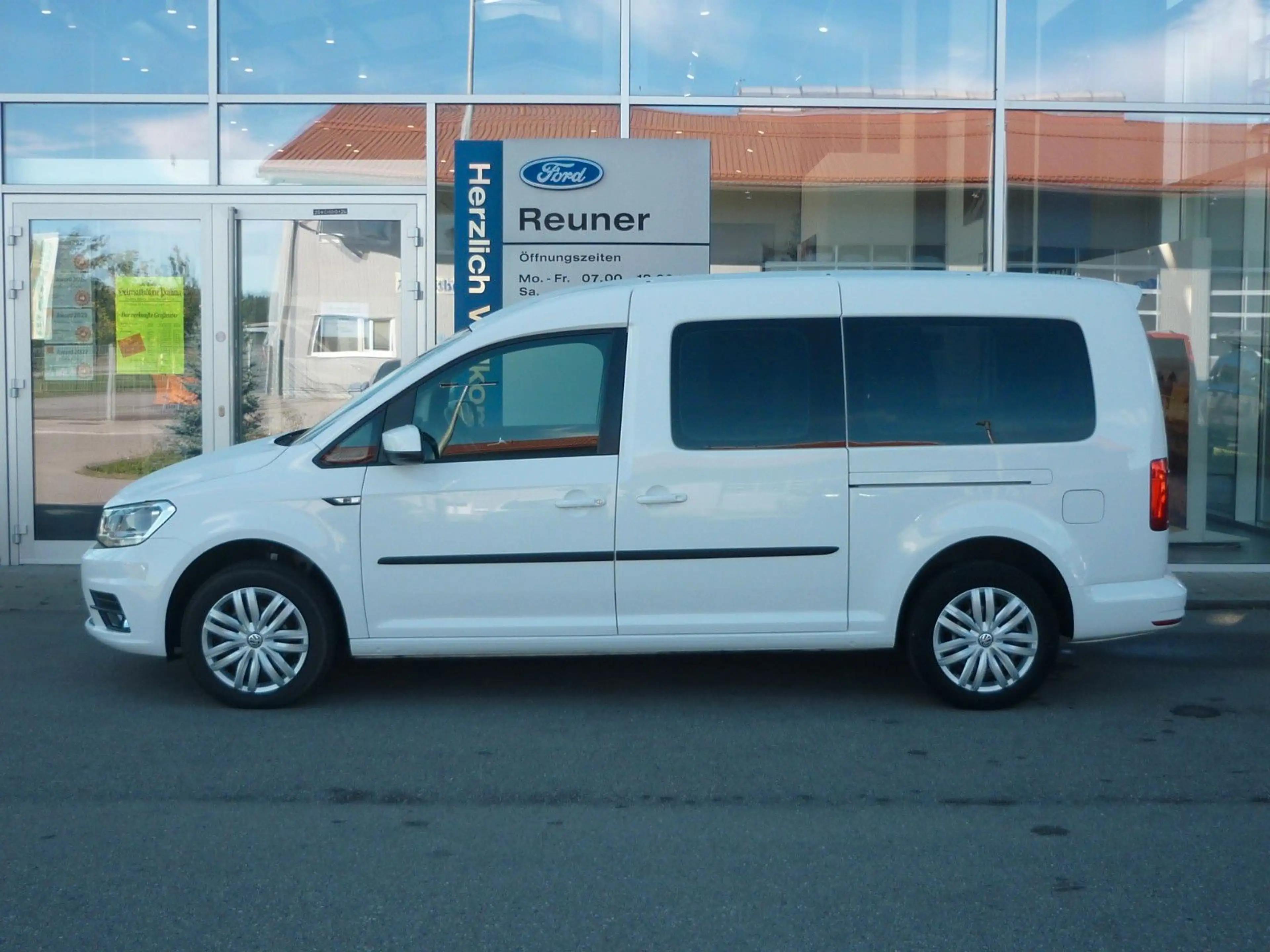 Volkswagen Caddy PKW Maxi Trendline BMT — photo 3