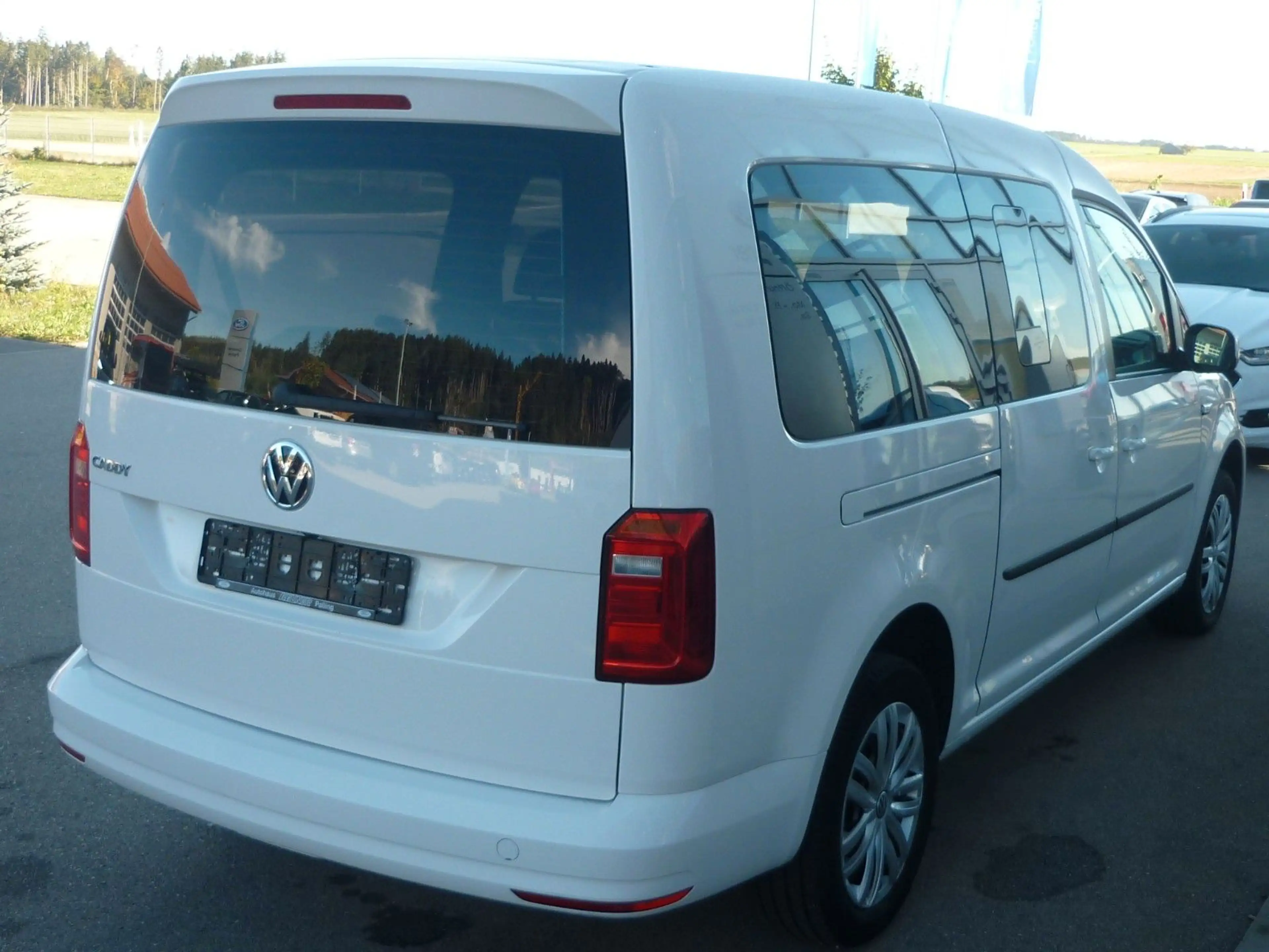 Volkswagen Caddy PKW Maxi Trendline BMT — photo 5
