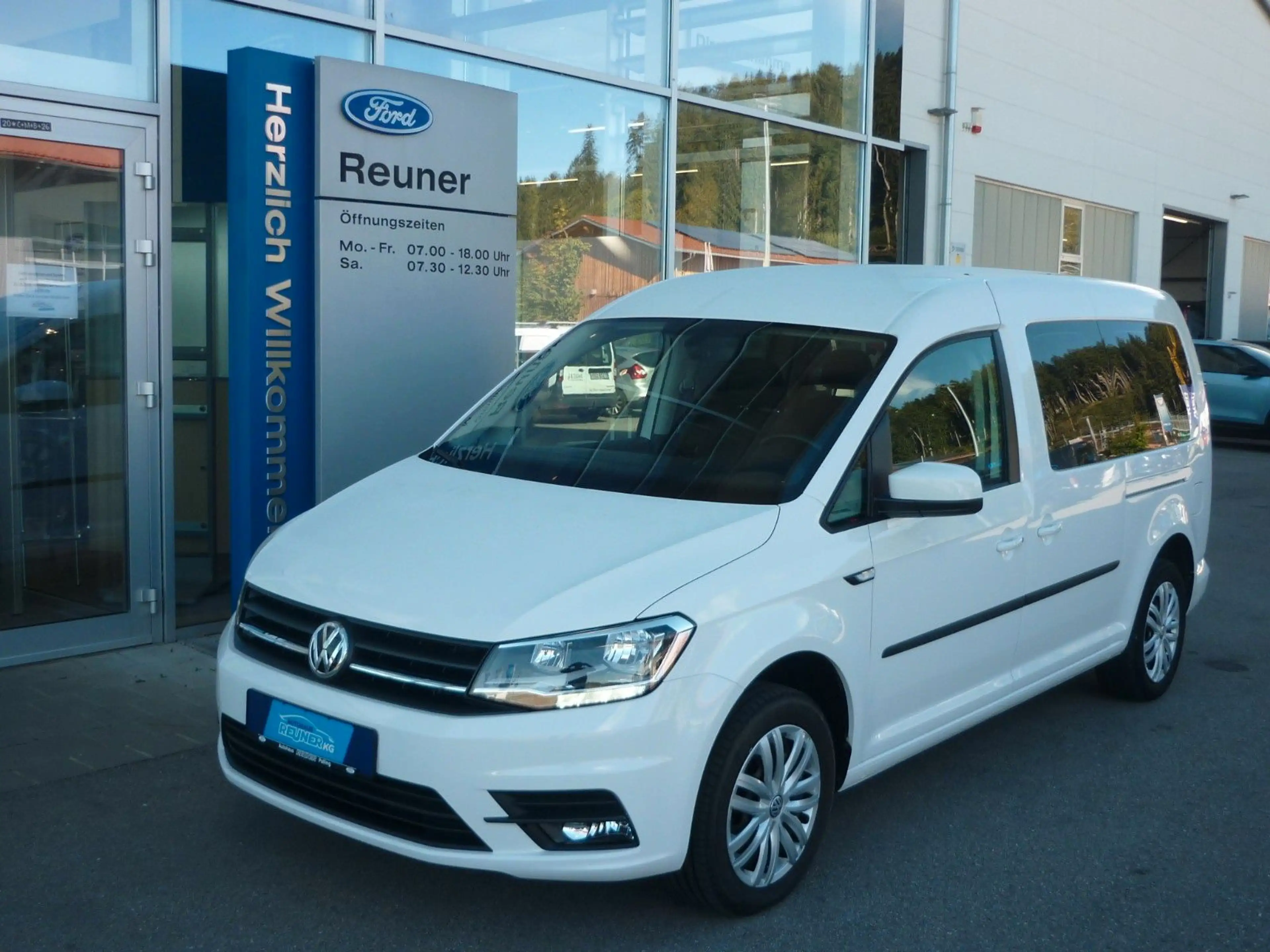 Volkswagen Caddy PKW Maxi Trendline BMT