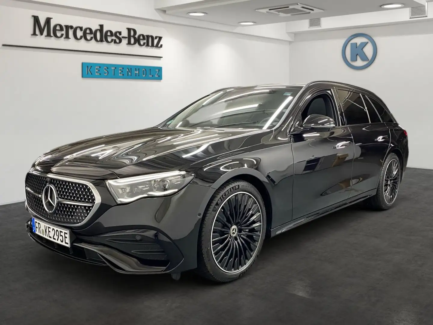 Mercedes-Benz E 300 e T-Modell AMG+PANO+AHK+PARK+DISTR+DIGITAL Schwarz - 2