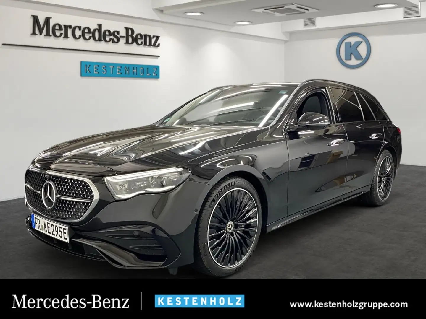 Mercedes-Benz E 300 e T-Modell AMG+PANO+AHK+PARK+DISTR+DIGITAL Schwarz - 1