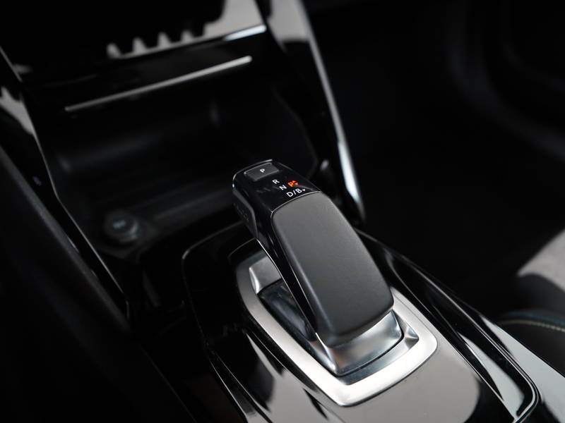 Peugeot e-2008 EV GT Pack 50 kWh 3 Fase | 360 Camera | Stoelverwa — photo 10