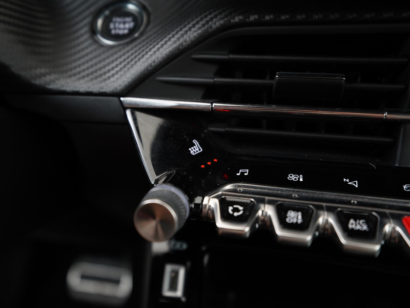 Peugeot e-2008 EV GT Pack 50 kWh 3 Fase | 360 Camera | Stoelverwa — photo 12