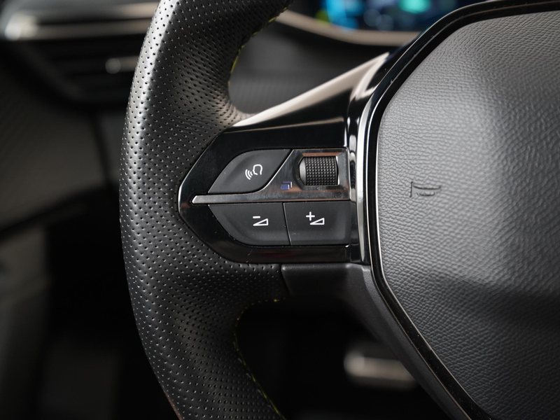 Peugeot e-2008 EV GT Pack 50 kWh 3 Fase | 360 Camera | Stoelverwa — photo 7