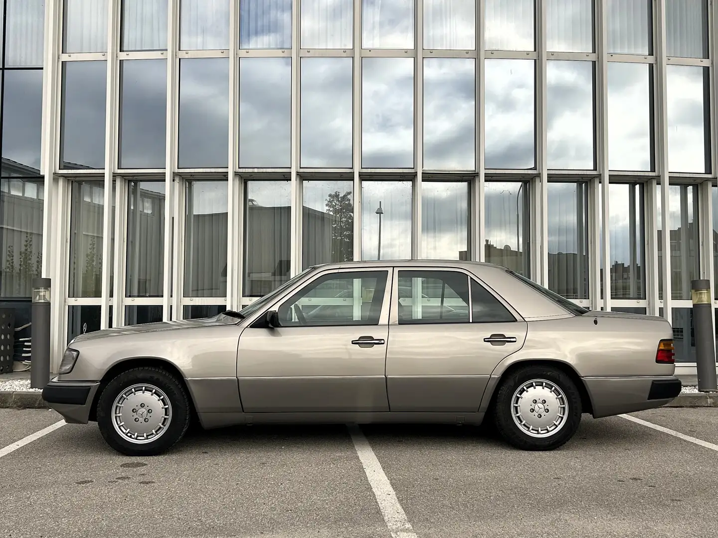 Mercedes-Benz 200 200E W124, Klimaanlage, Erstbesitz Silber - 2