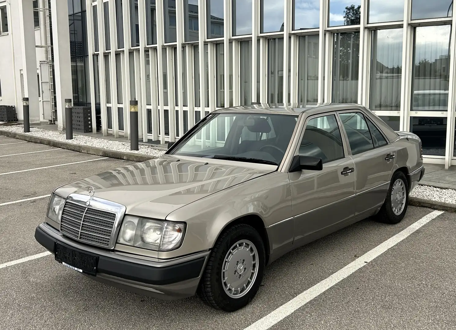 Mercedes-Benz 200 200E W124, Klimaanlage, Erstbesitz Silber - 1