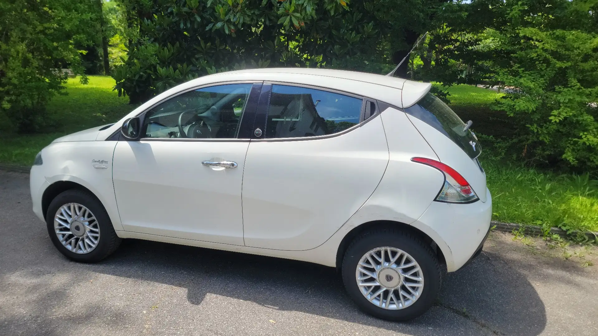 Lancia Ypsilon 0.9 t.air Silver ecochic metano 80cv - 2