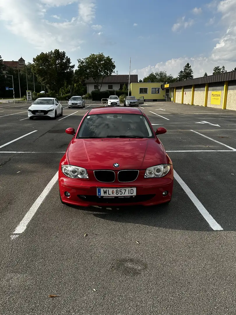 BMW 118 118d Rot - 1