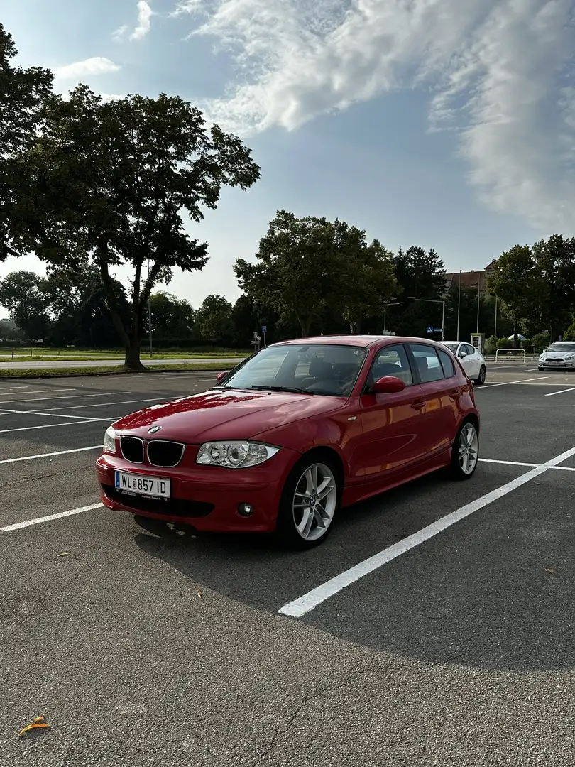 BMW 118 118d Rot - 2