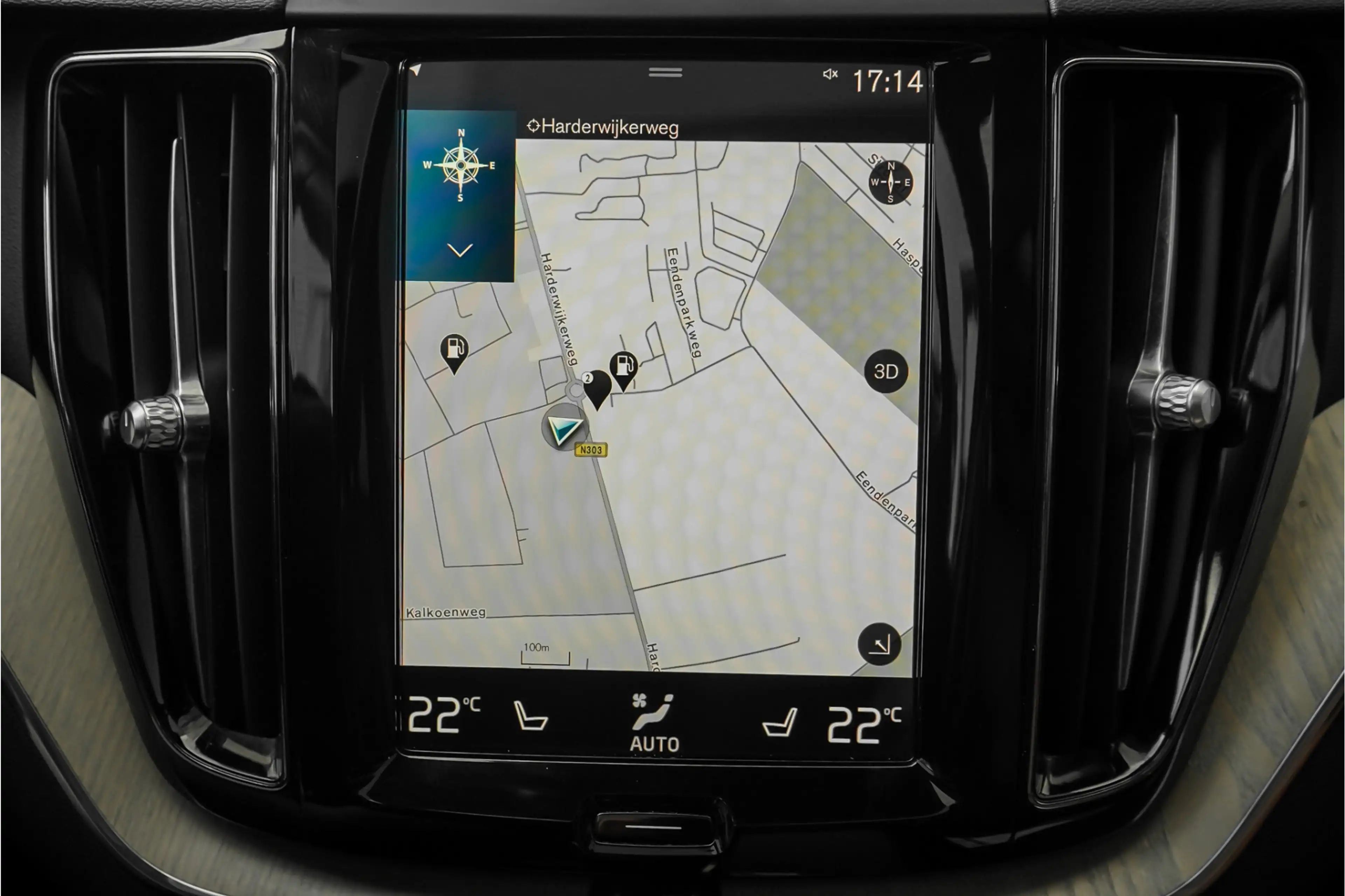 Volvo XC60 2.0 T8 Twin Engine AWD Inscription Pano CarPlay Ca — photo 31