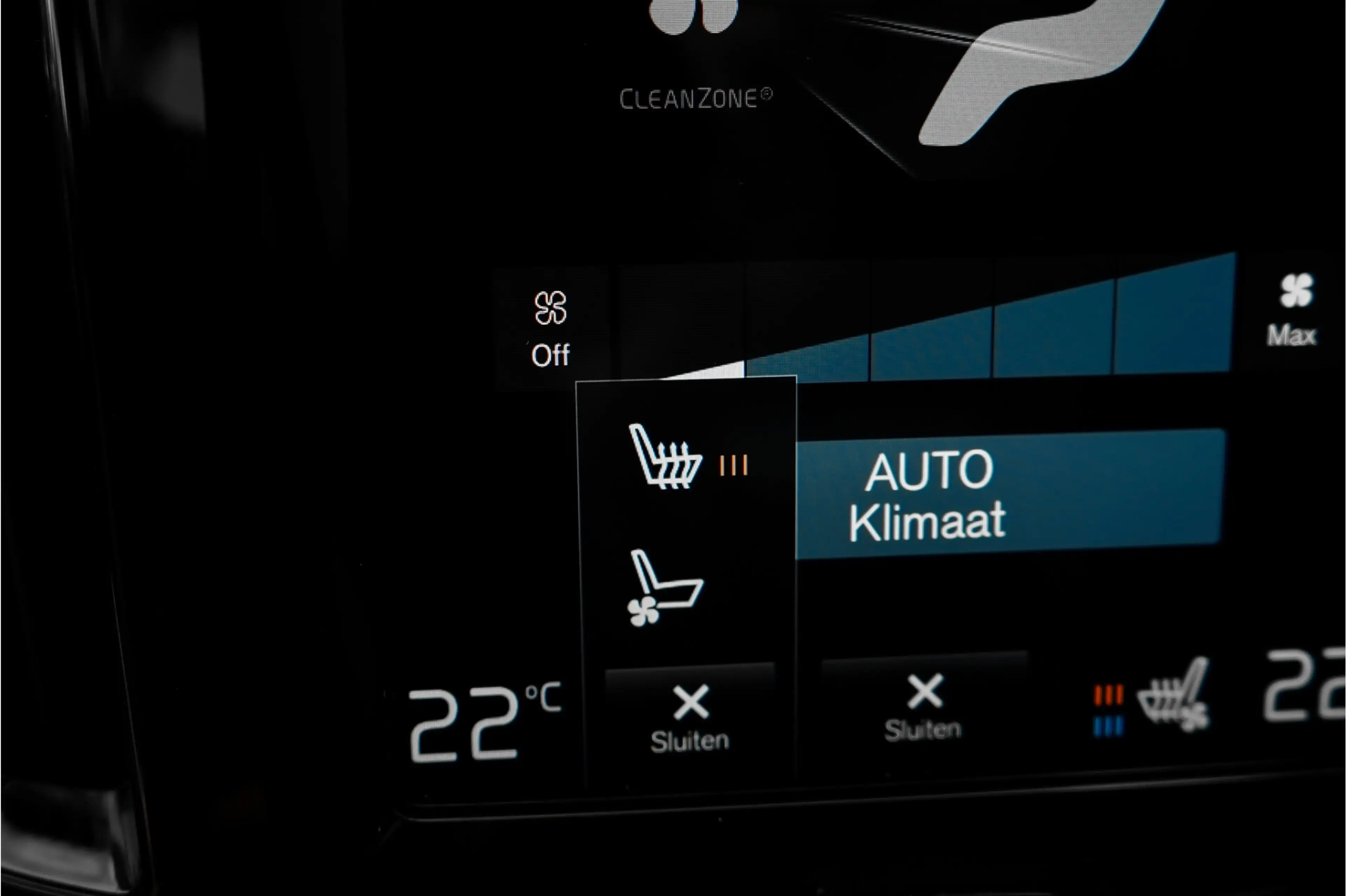Volvo XC60 2.0 T8 Twin Engine AWD Inscription Pano CarPlay Ca — photo 34