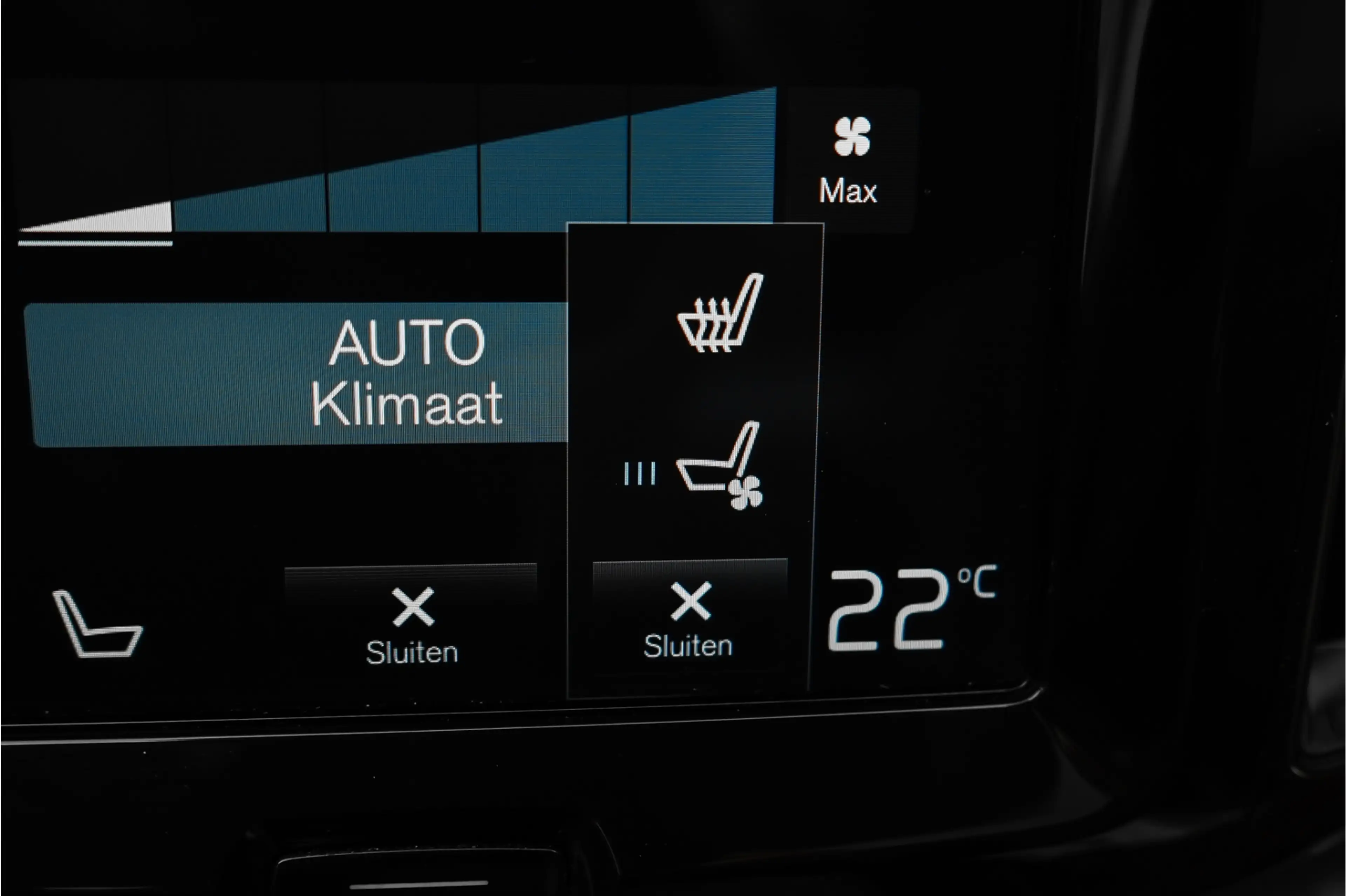 Volvo XC60 2.0 T8 Twin Engine AWD Inscription Pano CarPlay Ca — photo 37