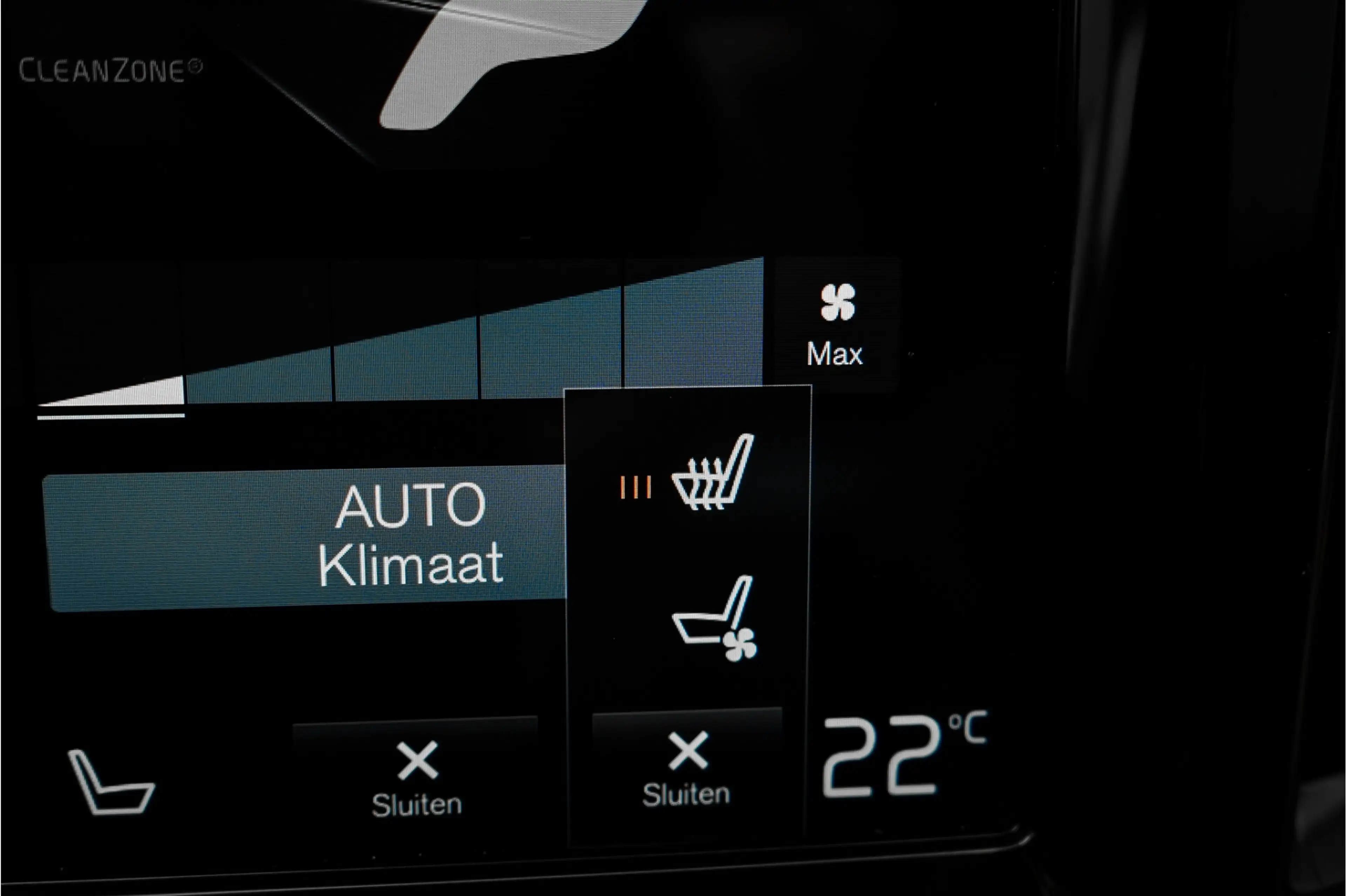 Volvo XC60 2.0 T8 Twin Engine AWD Inscription Pano CarPlay Ca — photo 36