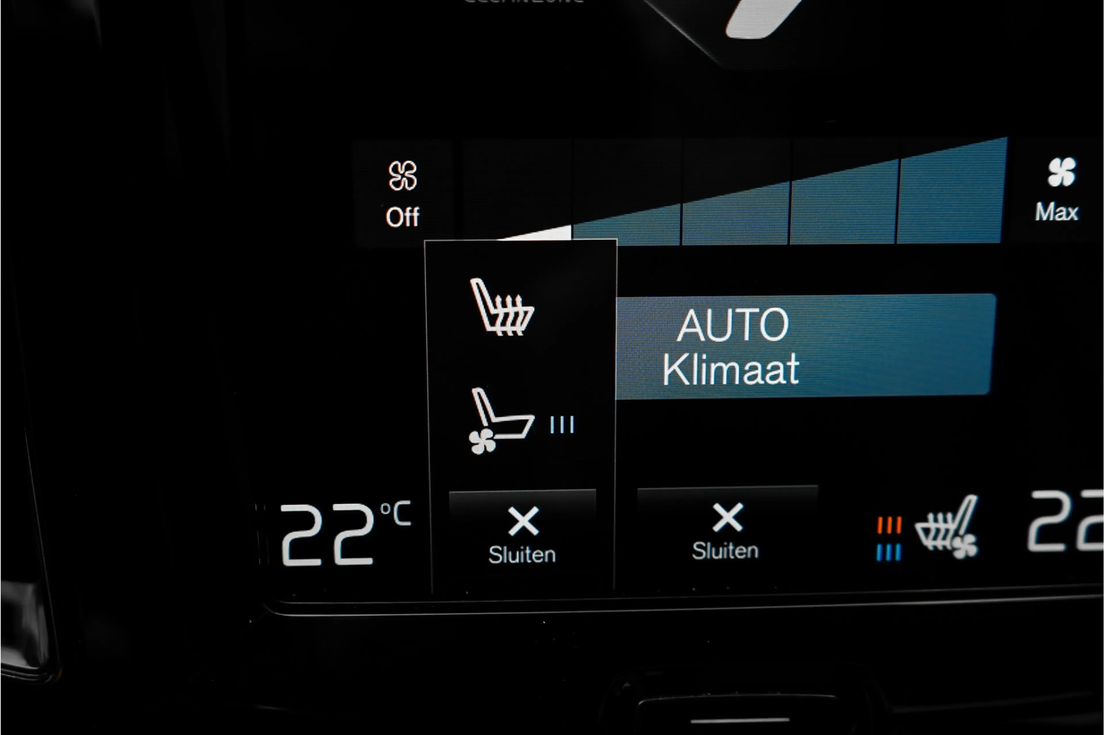 Volvo XC60 2.0 T8 Twin Engine AWD Inscription Pano CarPlay Ca — photo 35