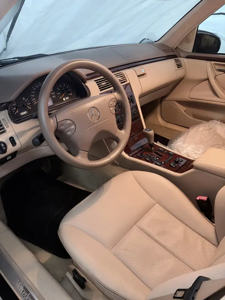 Mercedes-Benz E 240 Elegance, foto 2