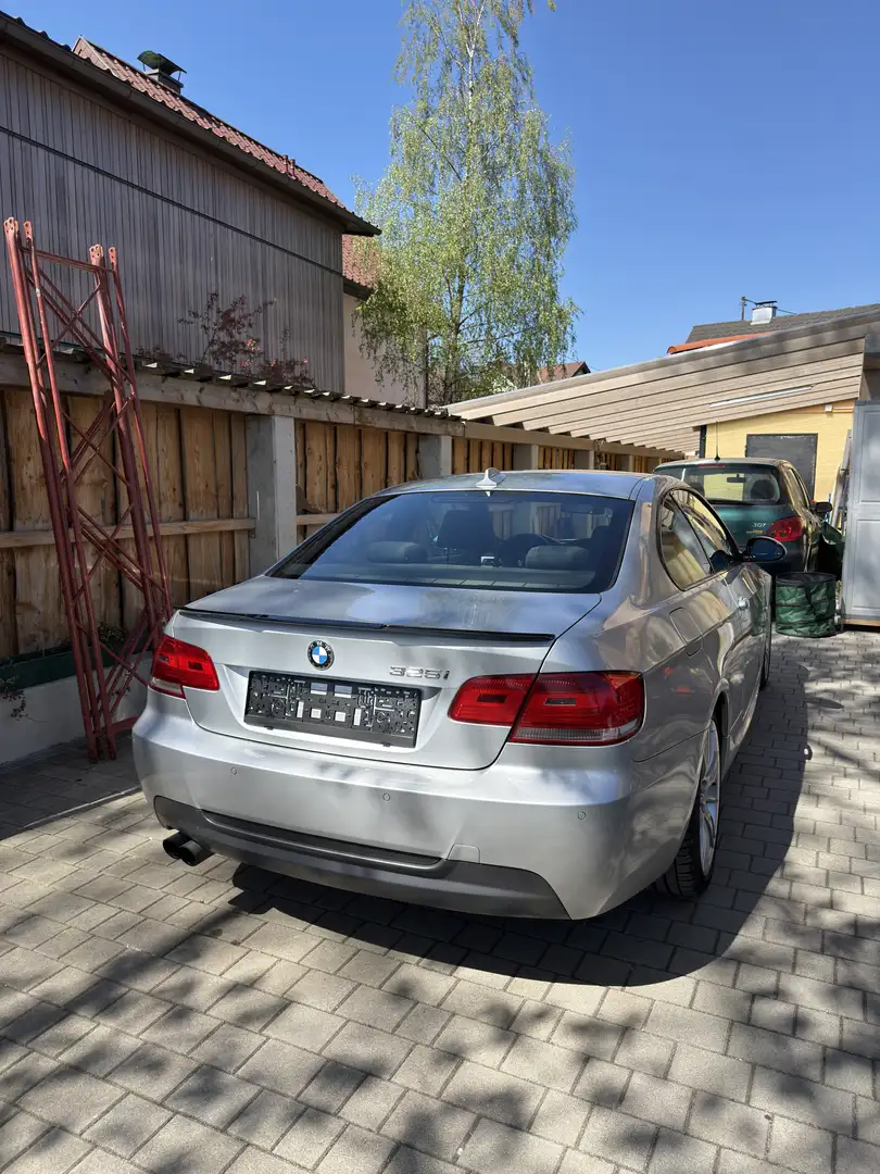 BMW 325 325i Coupé - 2