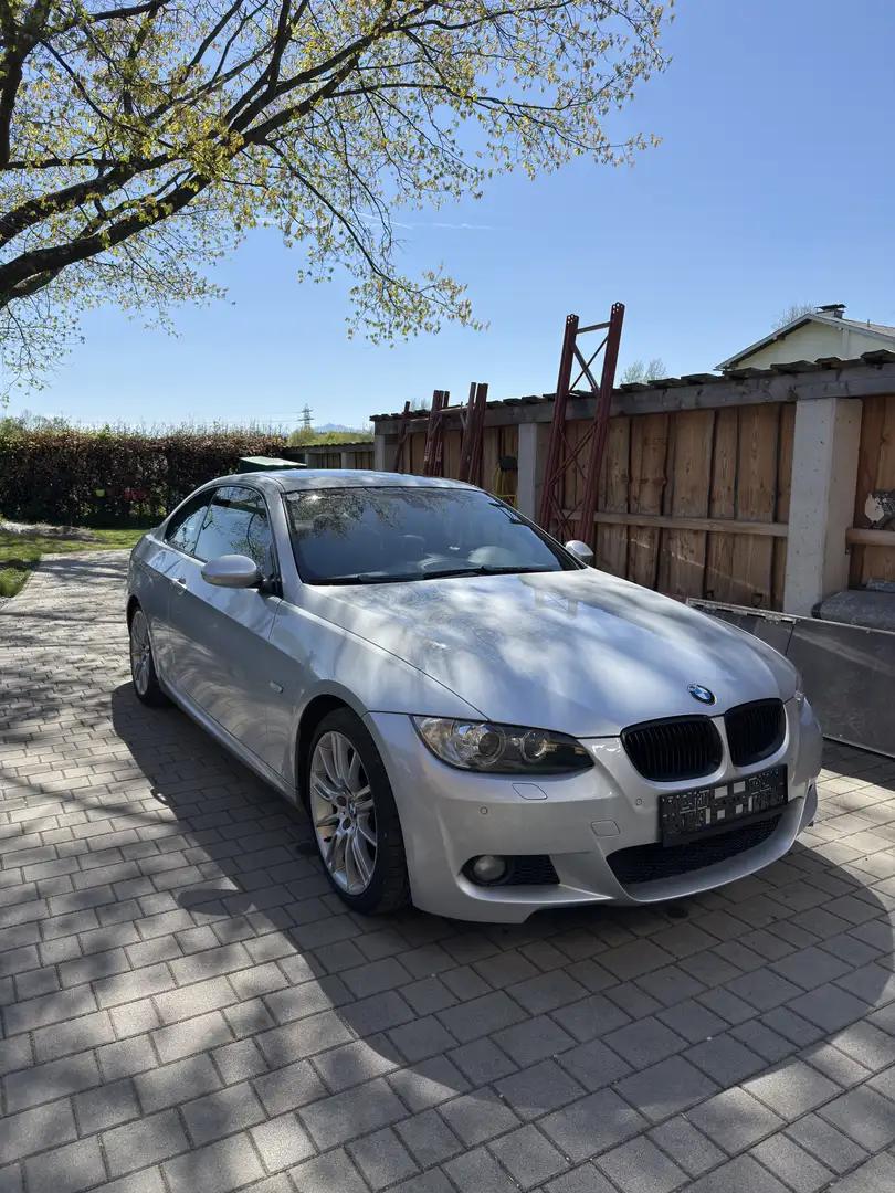 BMW 325 325i Coupé - 1