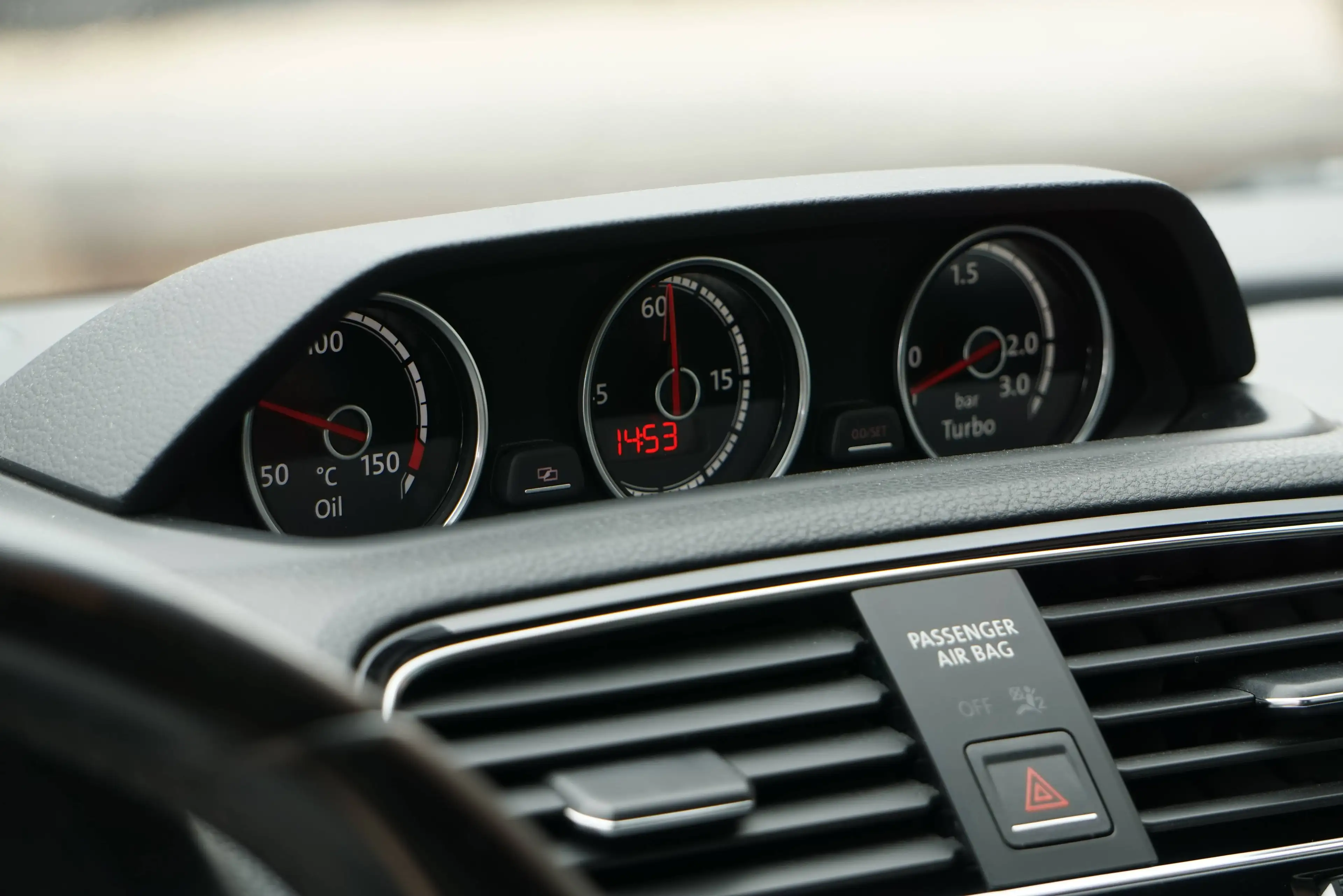 Volkswagen Scirocco 2.0 TSI R-Line ALLSTAR BI-XENON PDC NAVI DYNAUDIO CARNET COMPLET — photo 10
