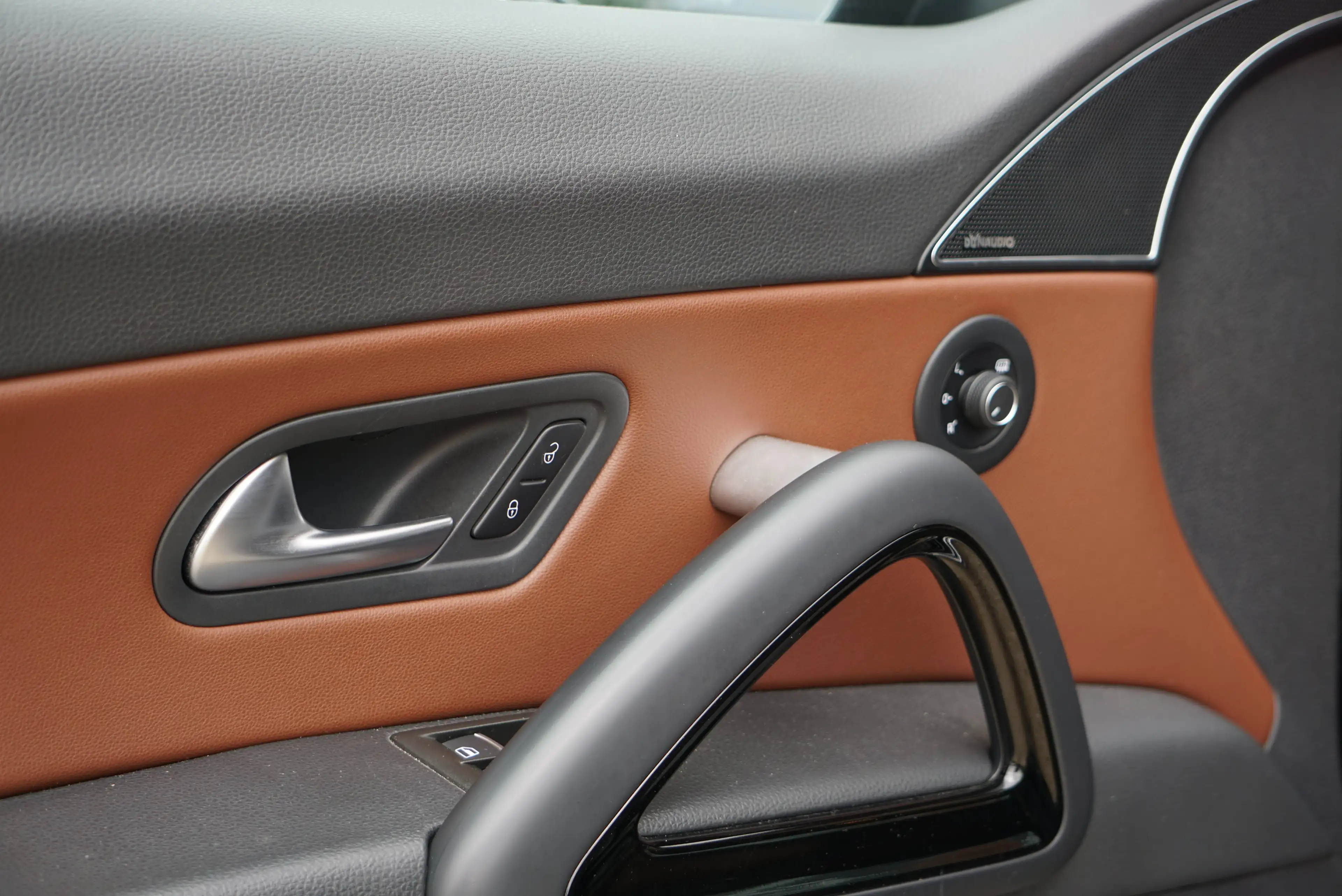 Volkswagen Scirocco 2.0 TSI R-Line ALLSTAR BI-XENON PDC NAVI DYNAUDIO CARNET COMPLET — photo 11
