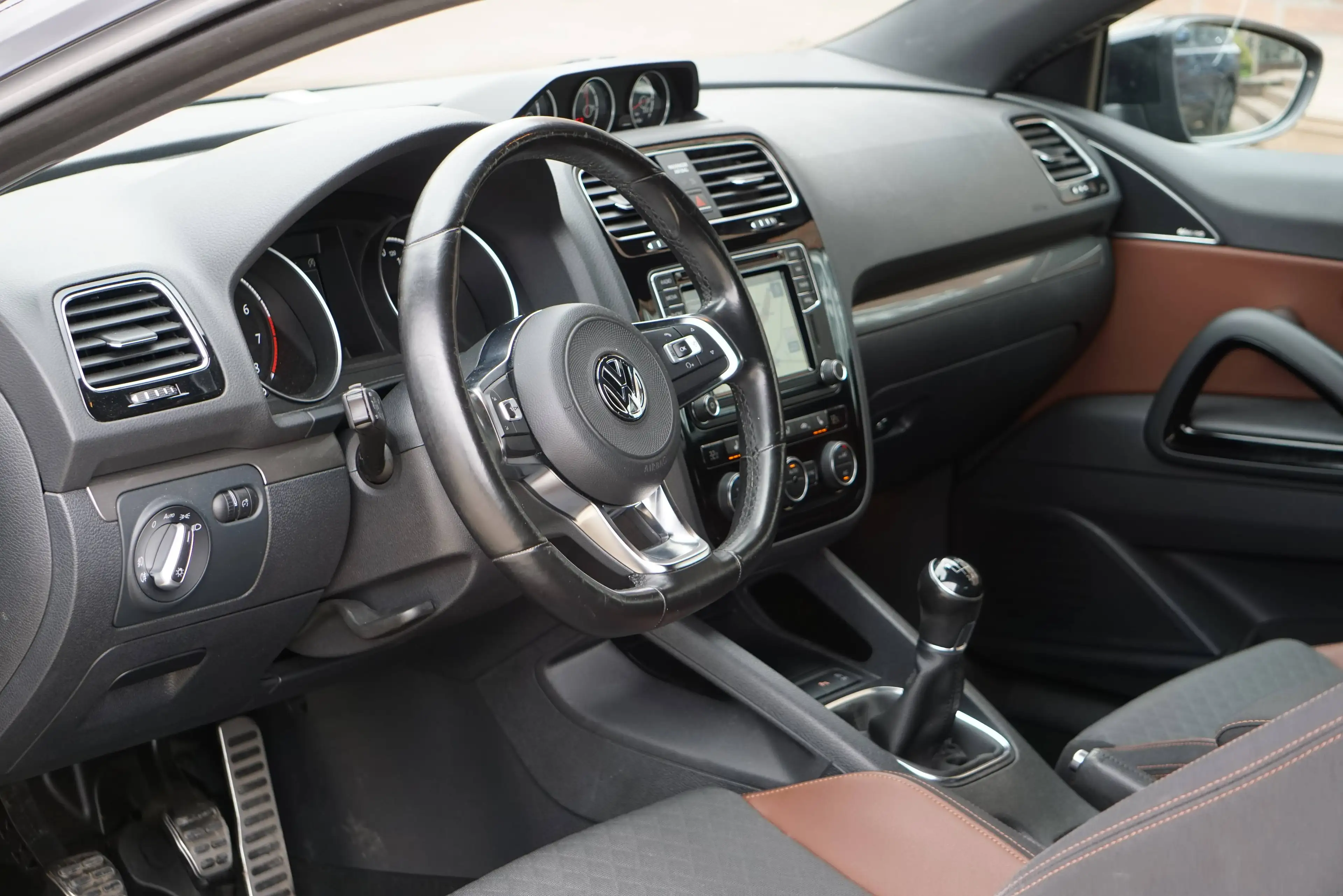 Volkswagen Scirocco 2.0 TSI R-Line ALLSTAR BI-XENON PDC NAVI DYNAUDIO CARNET COMPLET — photo 7