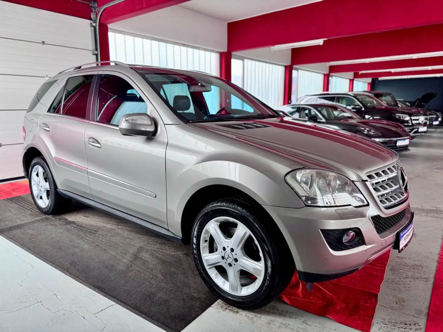 Mercedes-Benz ML 320 CDI 4M Glasdach Sportpaket Airmatic Xenon Silber - 2