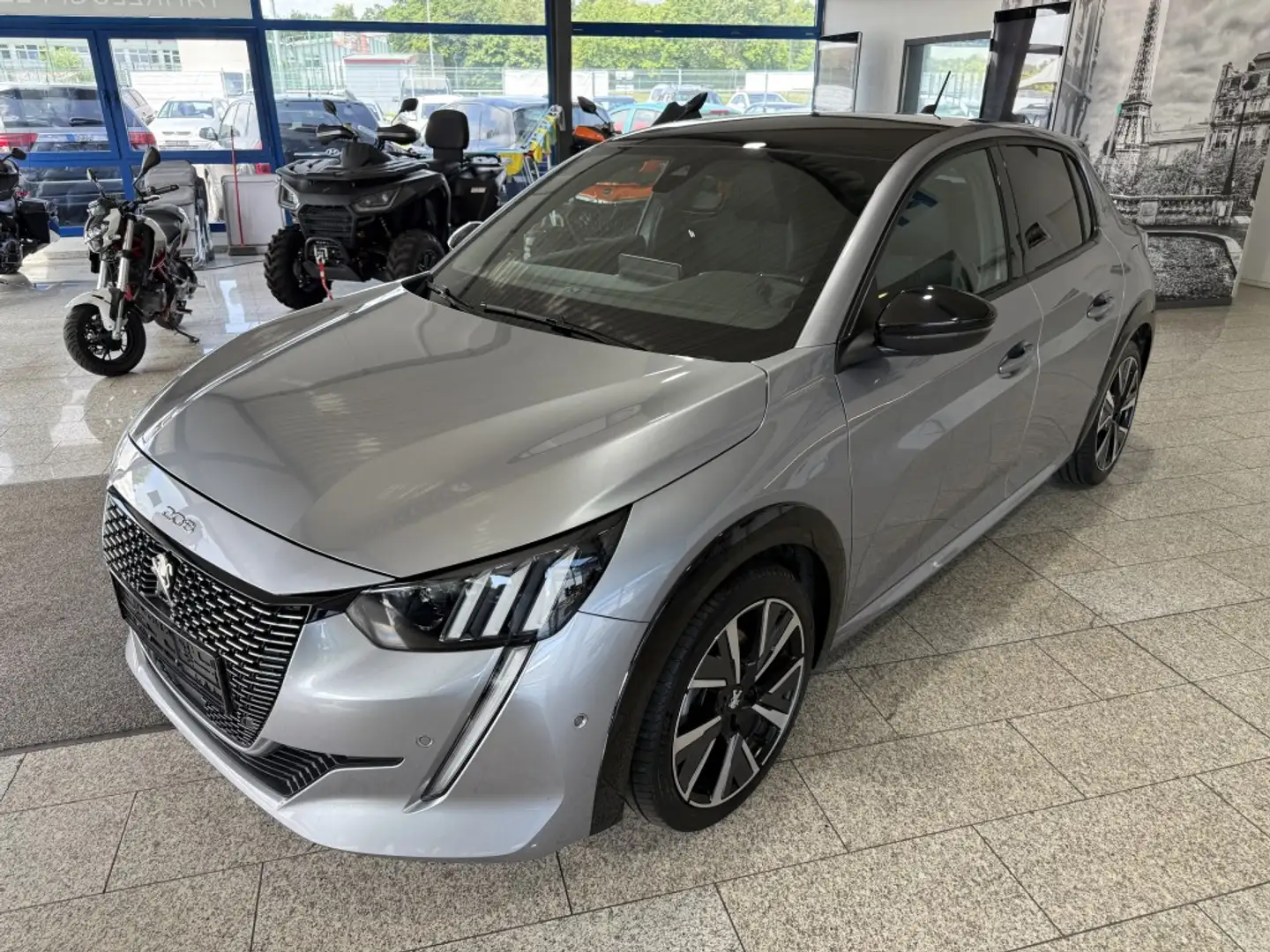 Peugeot 208 1.2 PureTech GT AT PANO NAVI KEYLESS LED UVM Silber - 1