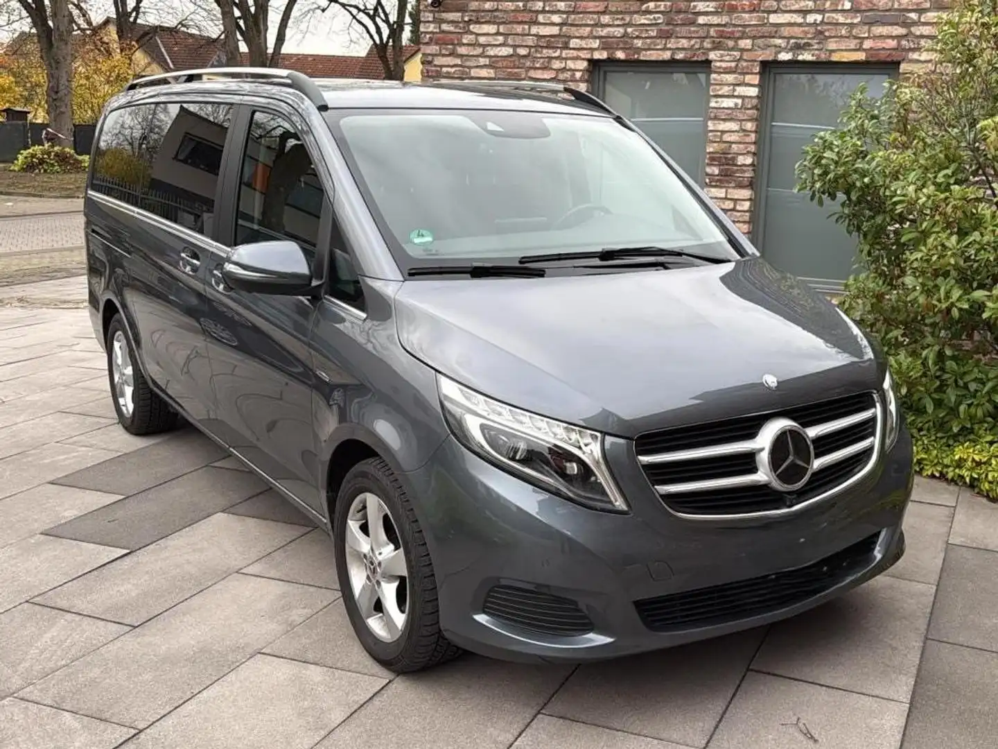 Mercedes-Benz V 250 V 250 CDI/BT/d AVANTG./EDITION 4MATIC lang Panoram Grau - 1