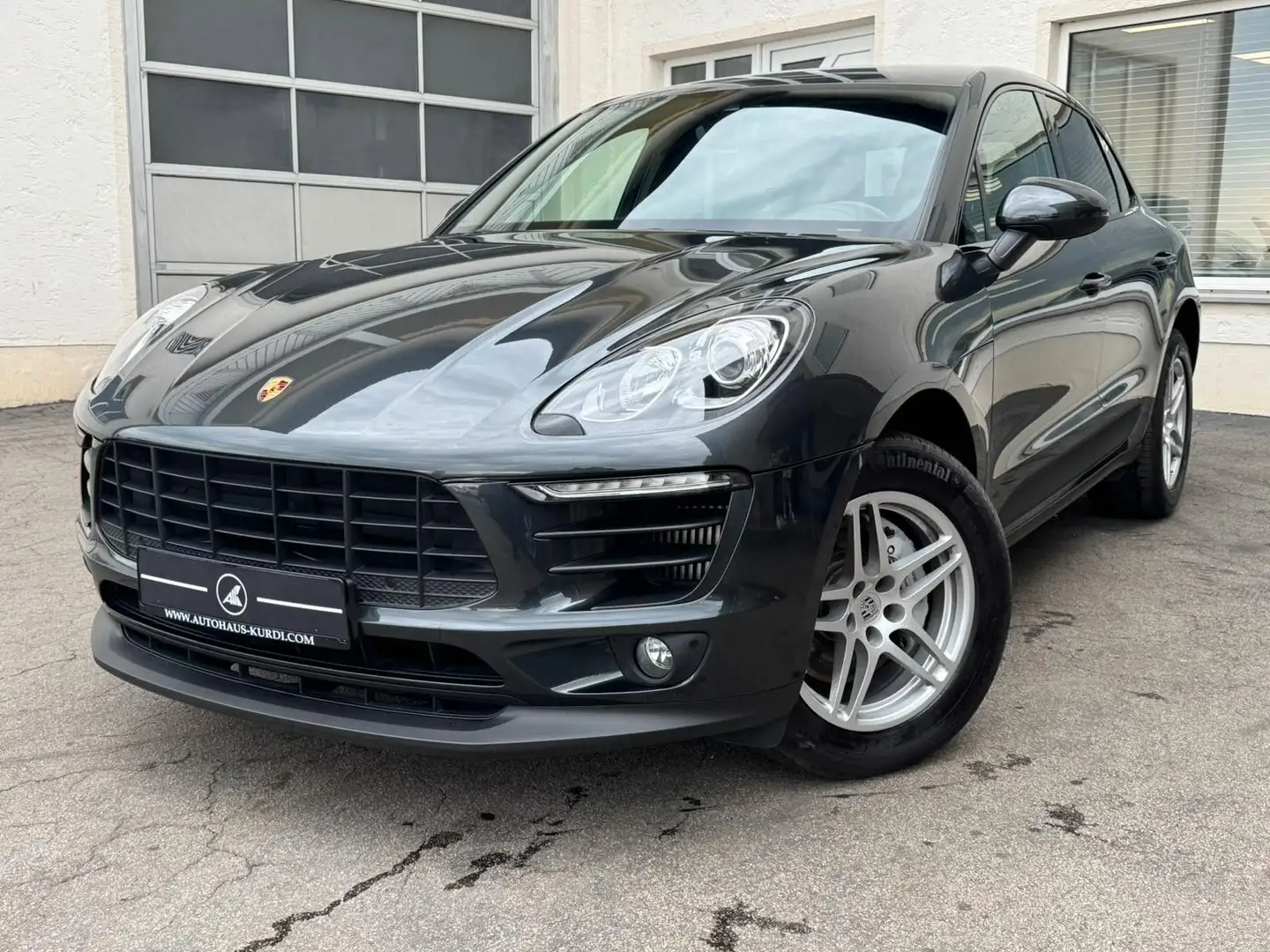 Porsche Macan 4S 3.0 KAMERA NAVI TEMPO SITZ-HZ BI-XENON Grau - 1