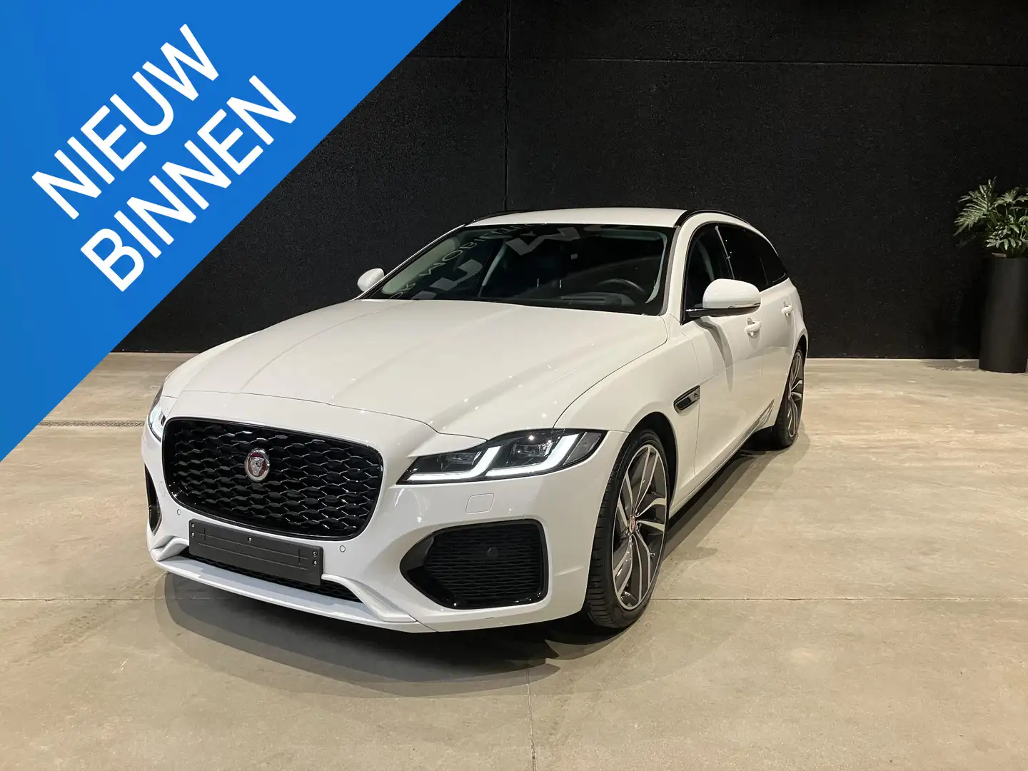Jaguar XF Sportbrake D200 AWD Auto R-Dynamic Black LED | LED Blanc - 1