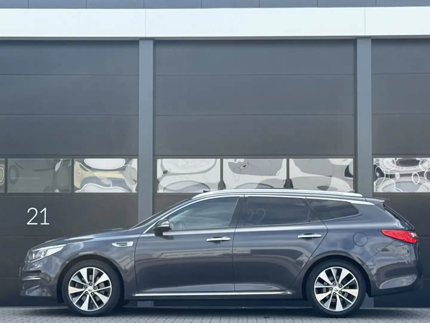 Kia Optima Sportswagen 1.7 CRDI ExecutiveLine Grijs - 2