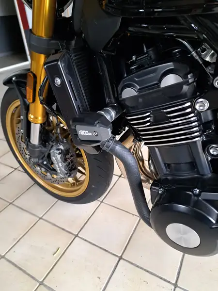 Kawasaki Z900RS - foto 8