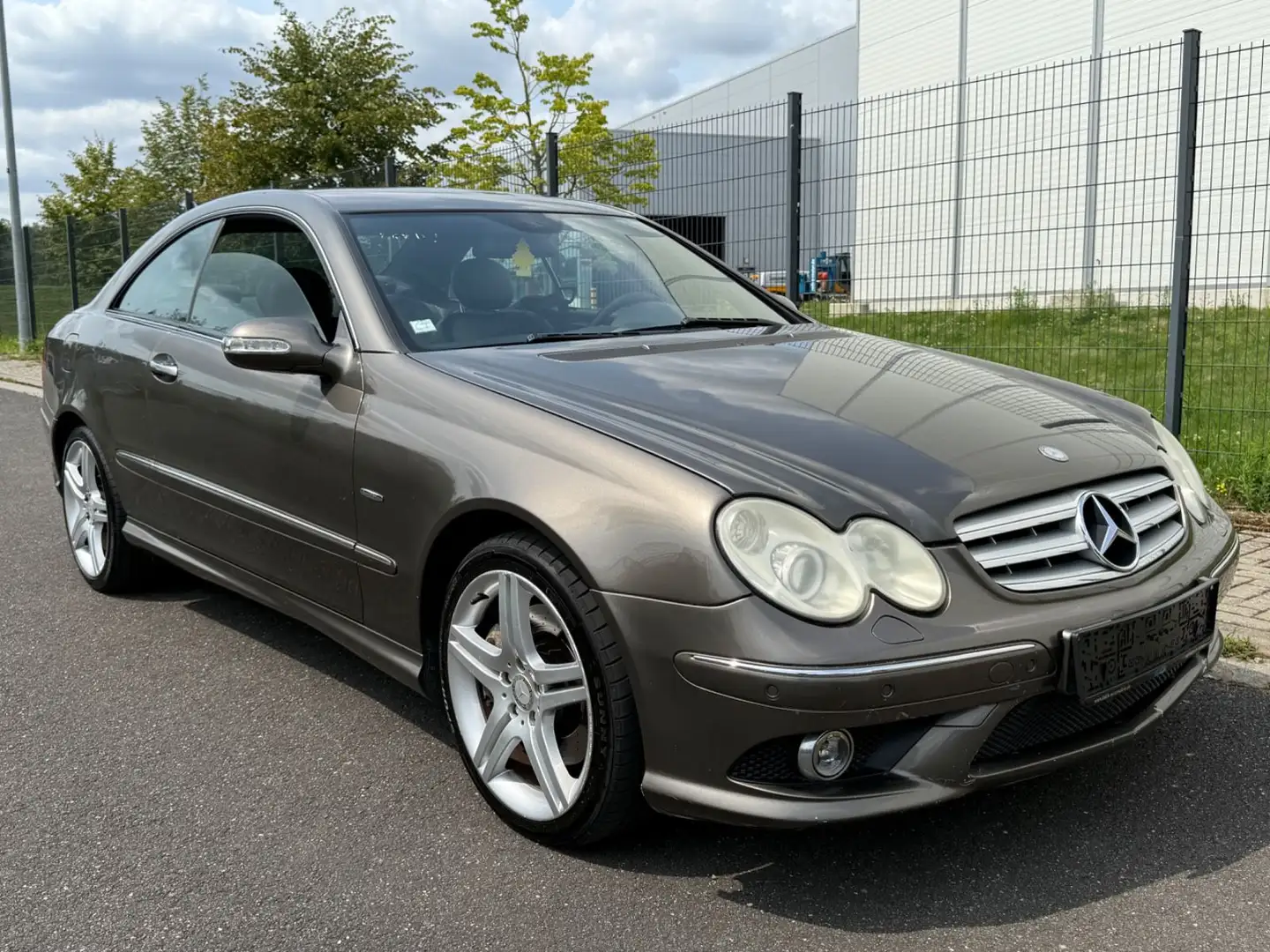 Mercedes-Benz CLK 220 CDI Coupe Grand Edition*AMG LINE*SONDERM Grau - 2