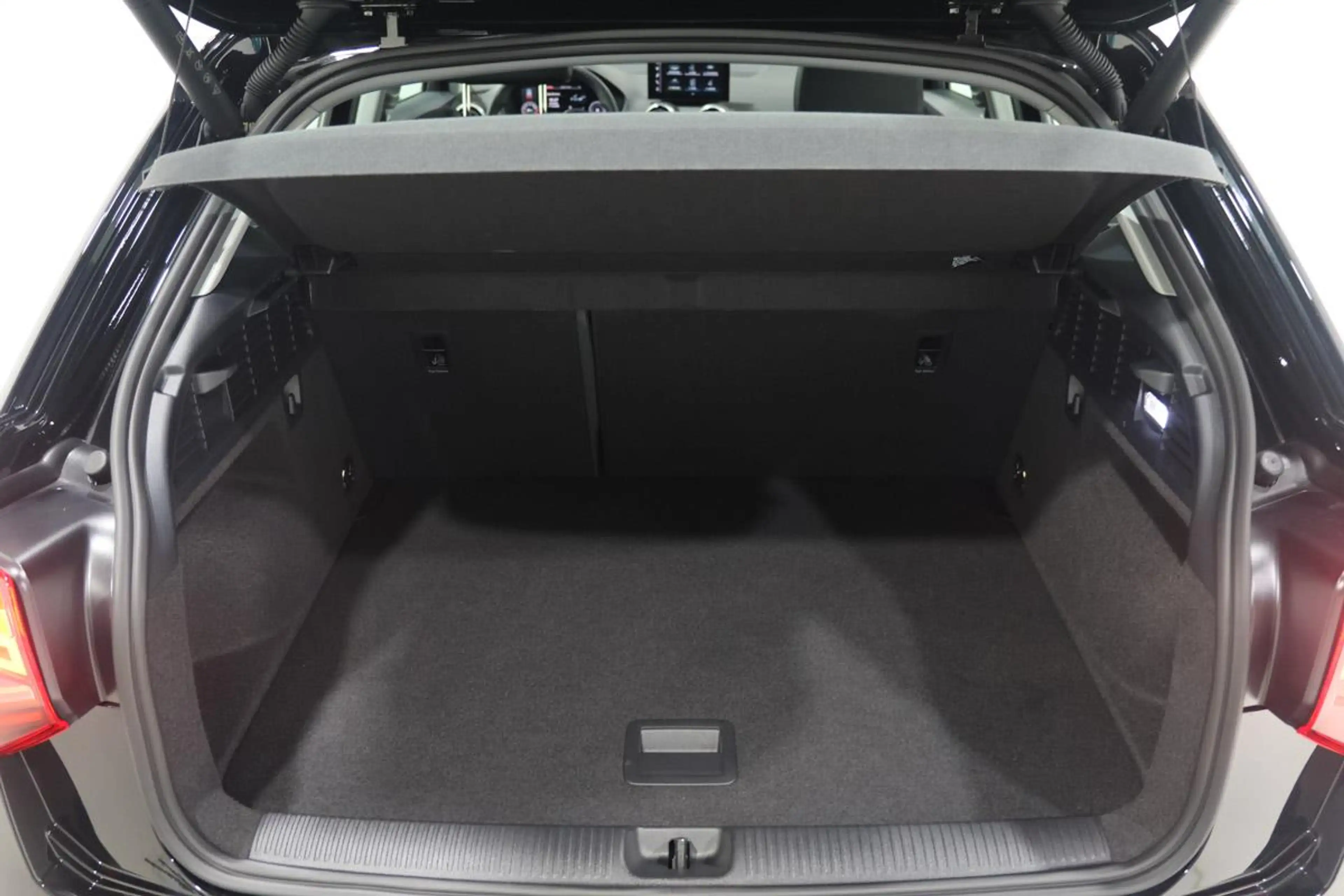 Audi Q2 35 TFSI 150 S-TRONIC S-LINE LED ACC CARPLAY JA17 — photo 14