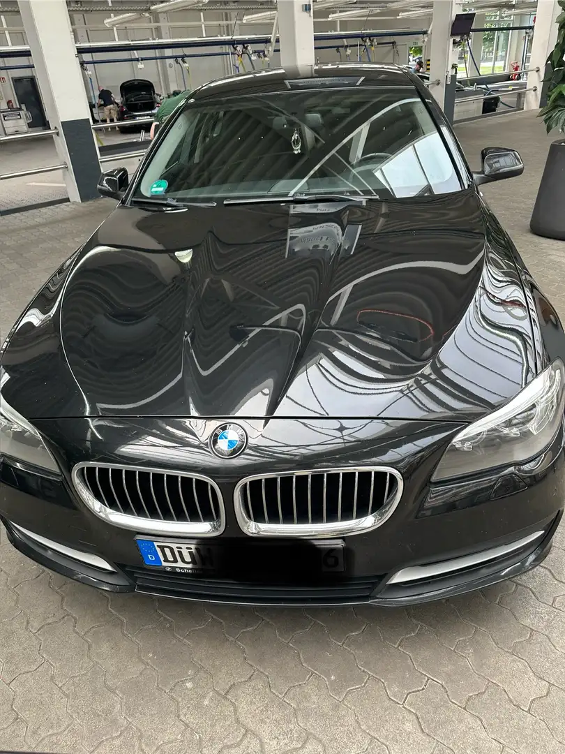 BMW 520 520d Touring Aut. Schwarz - 2
