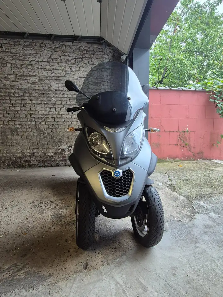Piaggio MP3 500