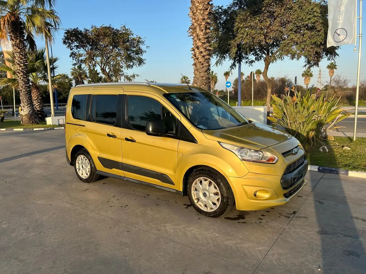 Ford Transit Connect FT 220 Kombi B. Corta L1 Trend 95 M1 Oro - 2