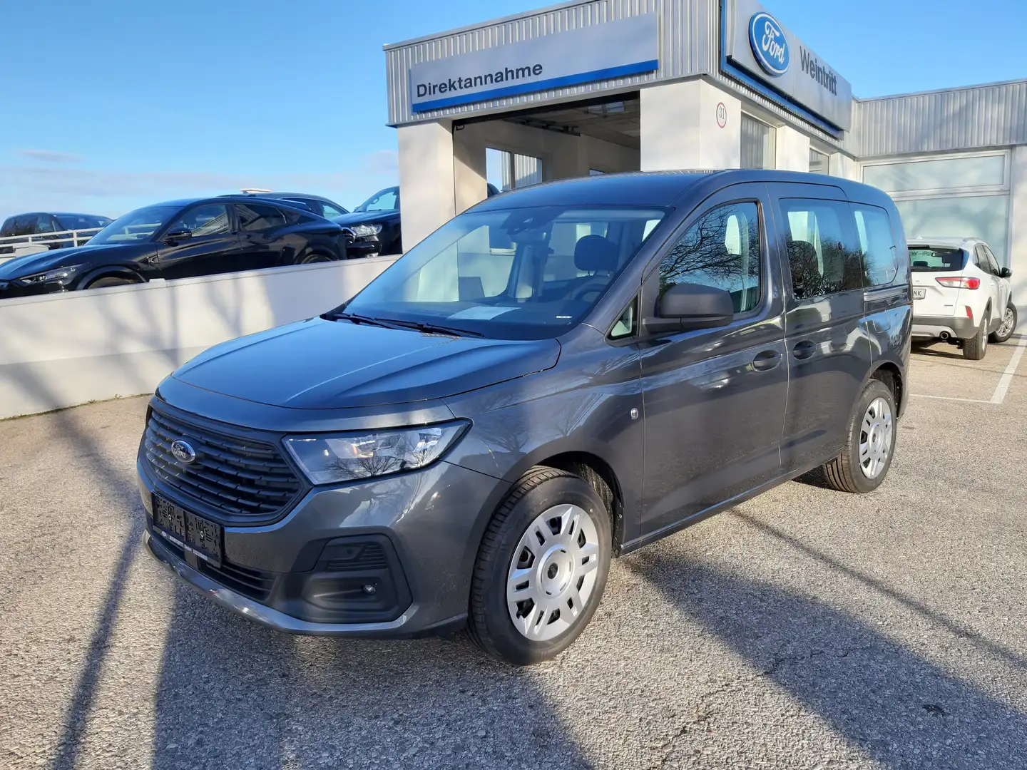 Ford Tourneo Connect 1,5 EcoBoost L1 Trend Grau - 1
