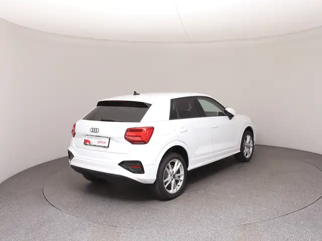 Audi Q2 view 4