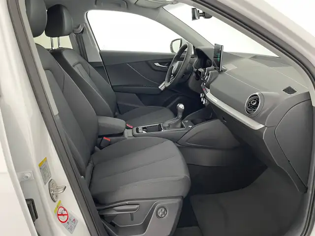 Audi Q2 view 10