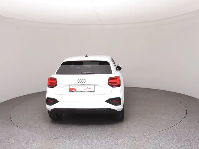 Audi Q2 view 6