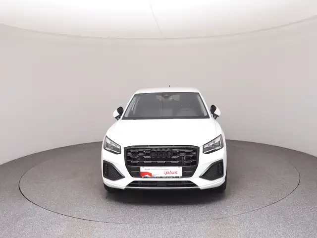 Audi Q2 view 3